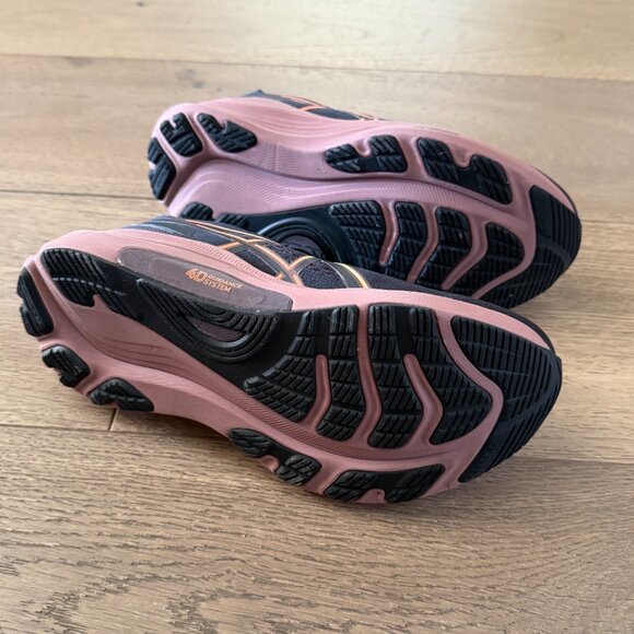 Asics Gel- Kayano 32 size 7.5 Black/Dark Current (pink) - Picture 4 of 6